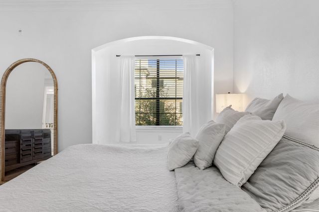 7701 Rialto BLVD 623, Austin, TX 78735