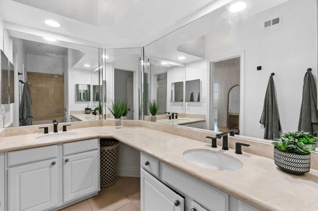 7701 Rialto BLVD 623, Austin, TX 78735