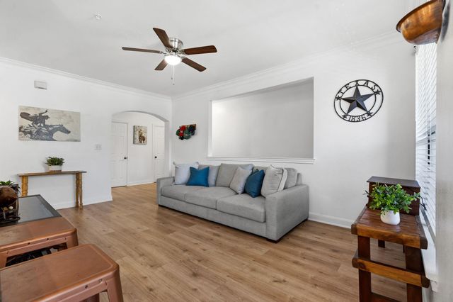 7701 Rialto BLVD 623, Austin, TX 78735