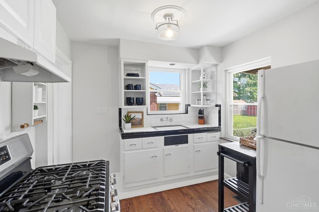 3821 OLeary Avenue, Deer Park, OH 45236