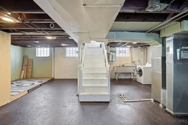 3821 OLeary Avenue, Deer Park, OH 45236
