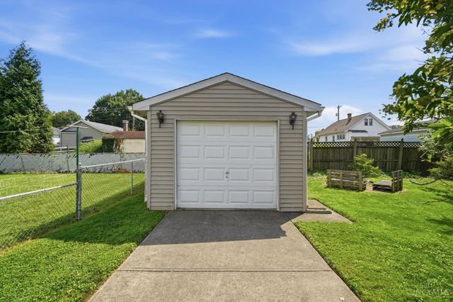 3821 OLeary Avenue, Deer Park, OH 45236