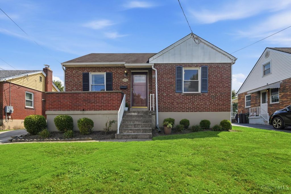 3821 OLeary Avenue, Deer Park, OH 45236
