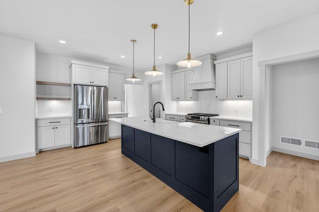 6250 Ronald Reagan Drive, Deforest, WI 53532