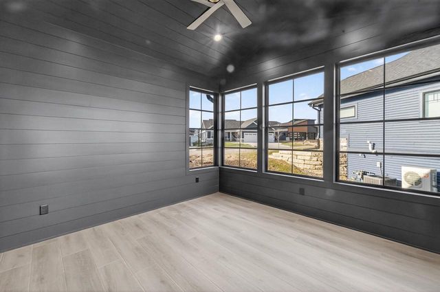 6250 Ronald Reagan Drive, Deforest, WI 53532