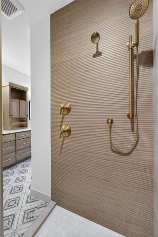 6250 Ronald Reagan Drive, Deforest, WI 53532