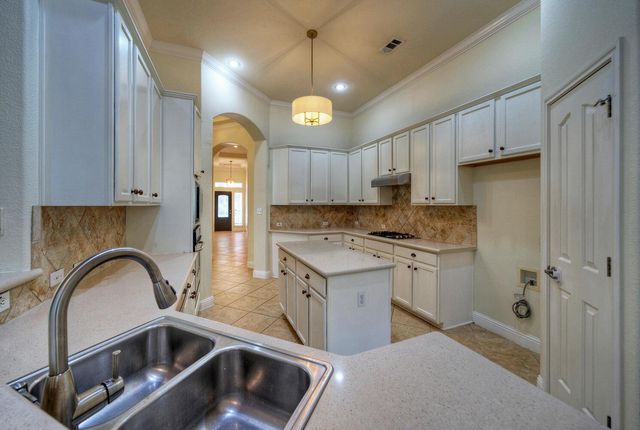 7216 Via Correto DR, Austin, TX 78749