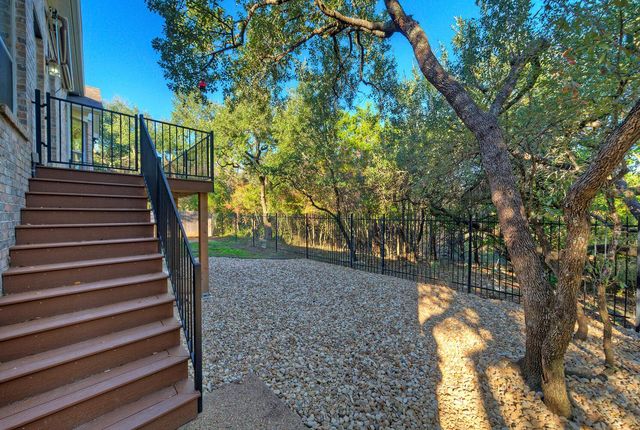 7216 Via Correto DR, Austin, TX 78749