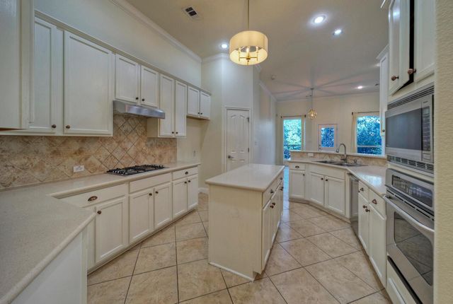 7216 Via Correto DR, Austin, TX 78749