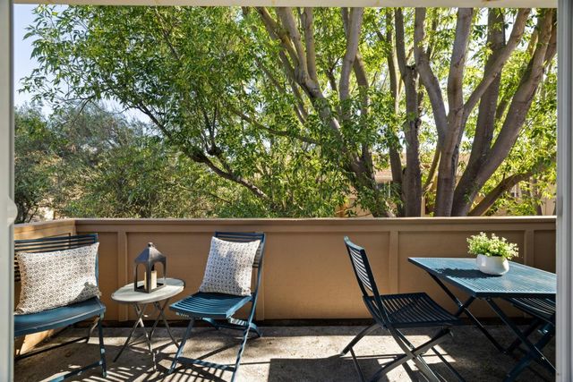 2456 W Bayshore Road 10, Palo Alto, CA 94303