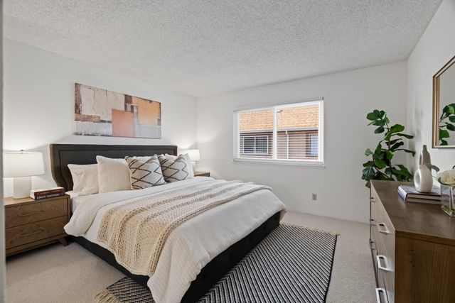 2456 W Bayshore Road 10, Palo Alto, CA 94303