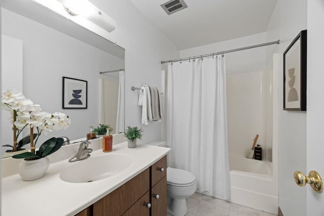 2456 W Bayshore Road 10, Palo Alto, CA 94303