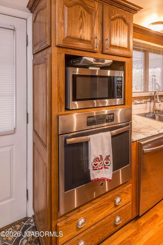 2922 S TEN MILE DRIVE, Jefferson City, MO 65109