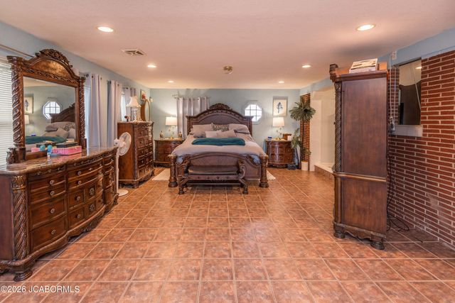 2922 S TEN MILE DRIVE, Jefferson City, MO 65109