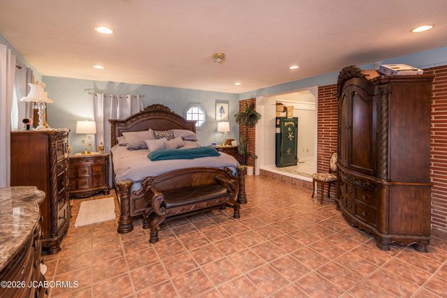 2922 S TEN MILE DRIVE, Jefferson City, MO 65109