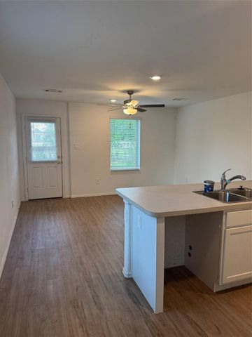 614 Road 5203, Cleveland, TX 77327