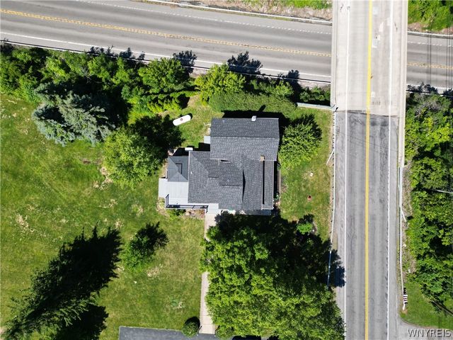 5294 Lower Mountain Road, Lockport Town, NY 14094