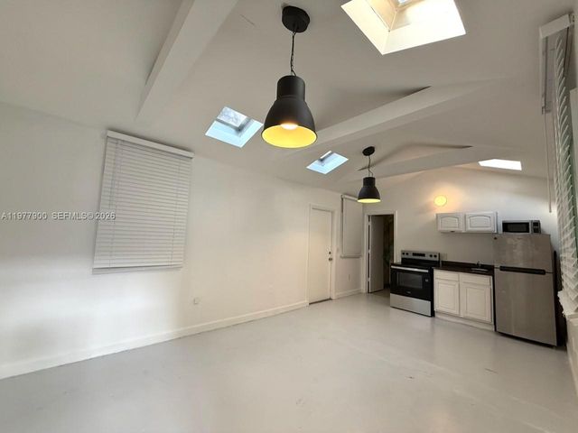 118 NW 24th St, Miami, FL 33127