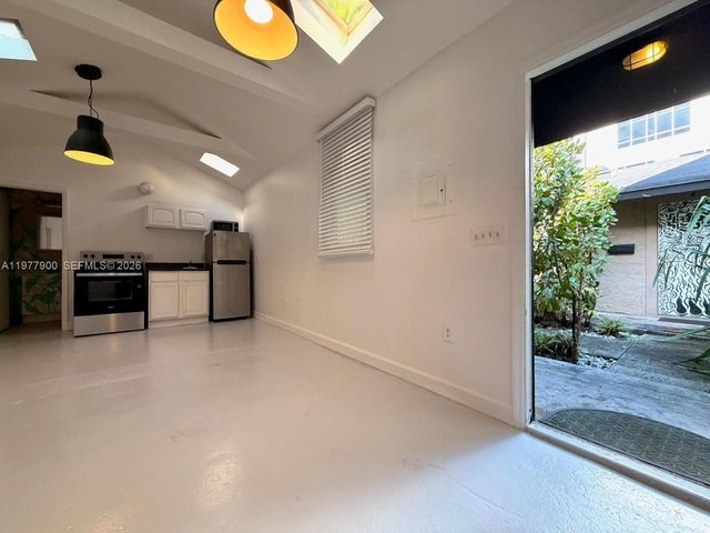118 NW 24th St, Miami, FL 33127