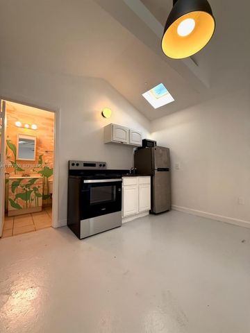 118 NW 24th St, Miami, FL 33127