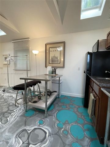 118 NW 24th St, Miami, FL 33127