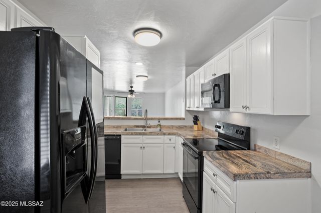 5675 N Camino Esplendora Apt 2110, Tucson, AZ 85718