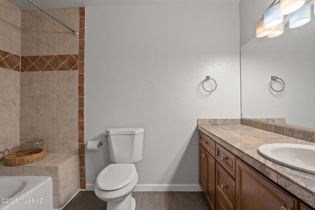 5675 N Camino Esplendora Apt 2110, Tucson, AZ 85718