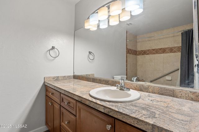 5675 N Camino Esplendora Apt 2110, Tucson, AZ 85718