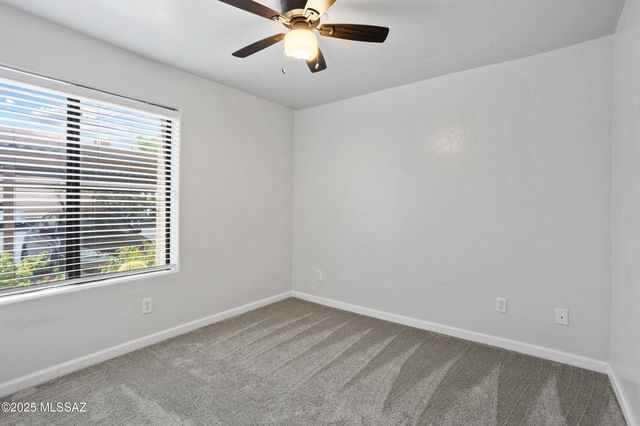 5675 N Camino Esplendora Apt 2110, Tucson, AZ 85718