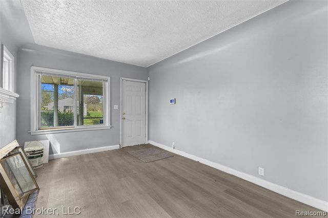 13576 Warwick Street, Detroit, MI 48223