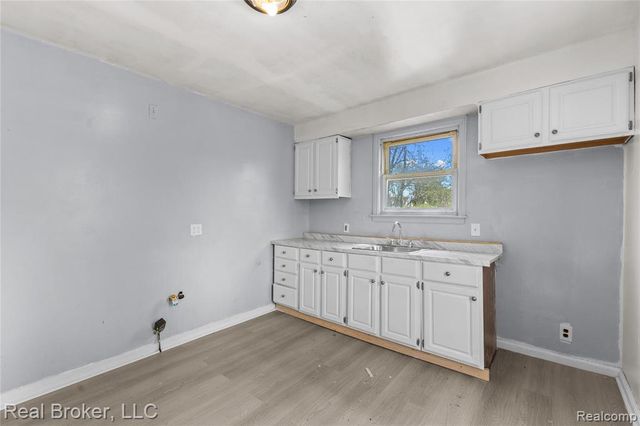 13576 Warwick Street, Detroit, MI 48223