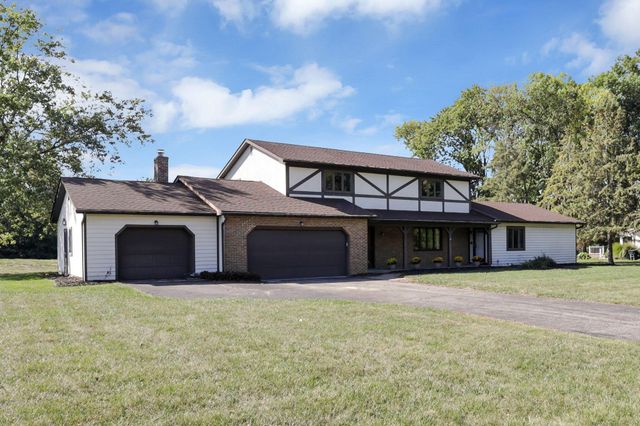 8869 Chevington Chase Drive, Pickerington, OH 43147