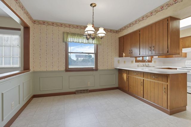 8869 Chevington Chase Drive, Pickerington, OH 43147