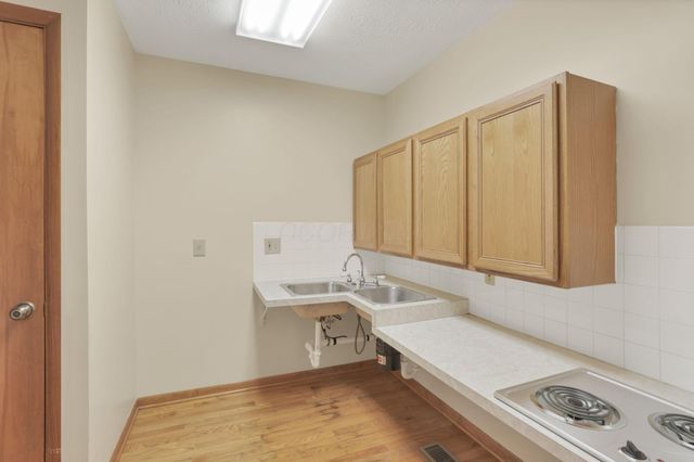 8869 Chevington Chase Drive, Pickerington, OH 43147