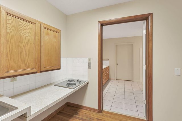 8869 Chevington Chase Drive, Pickerington, OH 43147