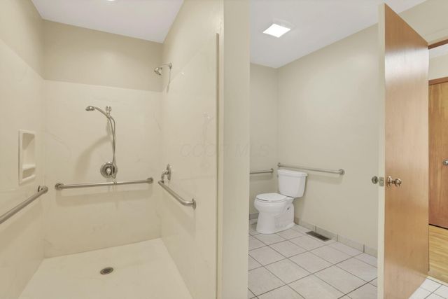 8869 Chevington Chase Drive, Pickerington, OH 43147