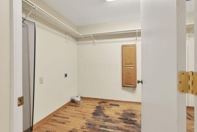 8869 Chevington Chase Drive, Pickerington, OH 43147