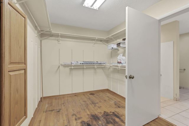 8869 Chevington Chase Drive, Pickerington, OH 43147