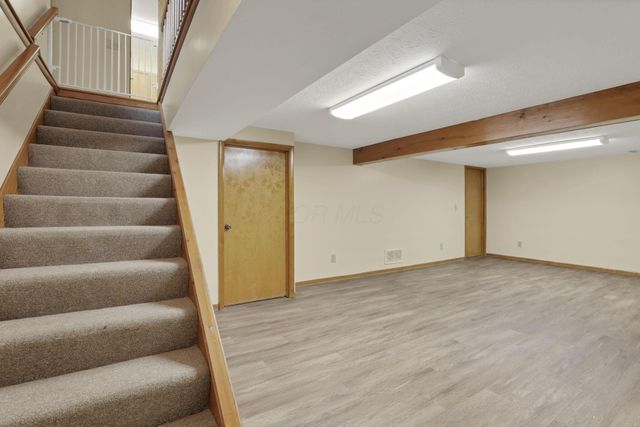 8869 Chevington Chase Drive, Pickerington, OH 43147