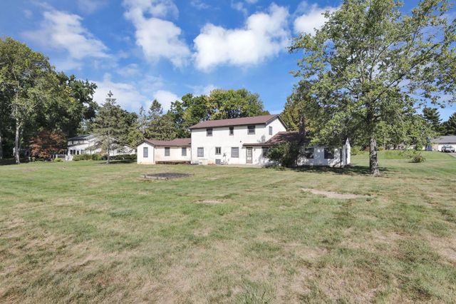 8869 Chevington Chase Drive, Pickerington, OH 43147