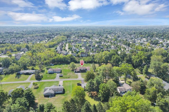 8869 Chevington Chase Drive, Pickerington, OH 43147