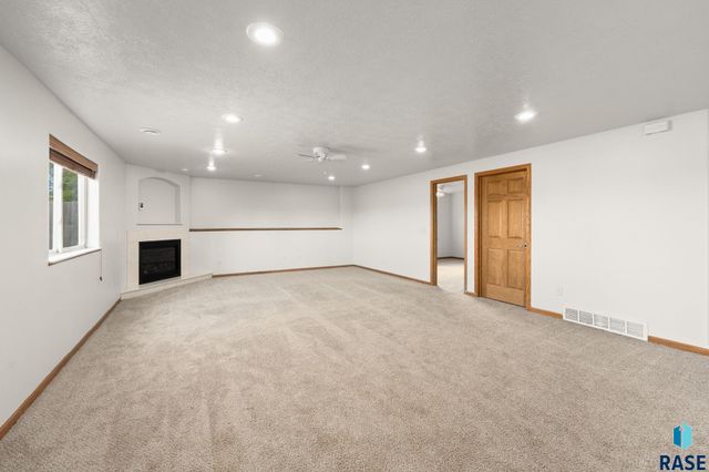 7720 W Justice St Street, Sioux Falls, SD 57106