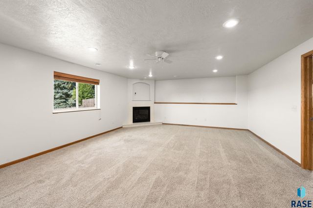 7720 W Justice St Street, Sioux Falls, SD 57106