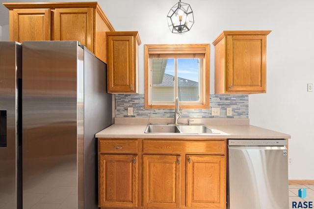 7720 W Justice St Street, Sioux Falls, SD 57106