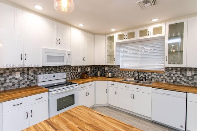 1120 N 13th Terrace, Hollywood, FL 33019