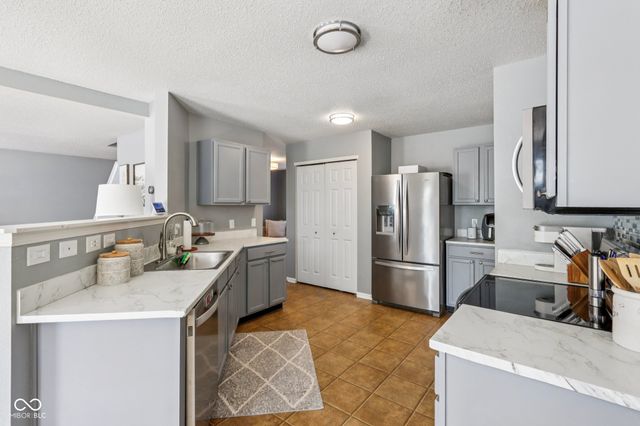 7647 Mansfield Way, Ingalls, IN 46048