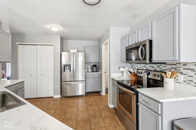 7647 Mansfield Way, Ingalls, IN 46048