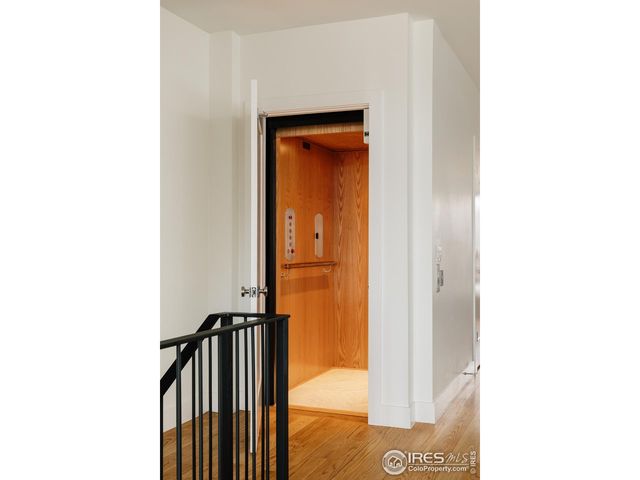 594 Saint Paul St, Denver, CO 80206