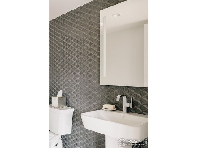 594 Saint Paul St, Denver, CO 80206
