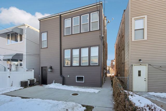 1910 Harvey Avenue, Berwyn, IL 60402